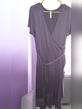 Wrap-Style Short Sleeve Dress in Plum